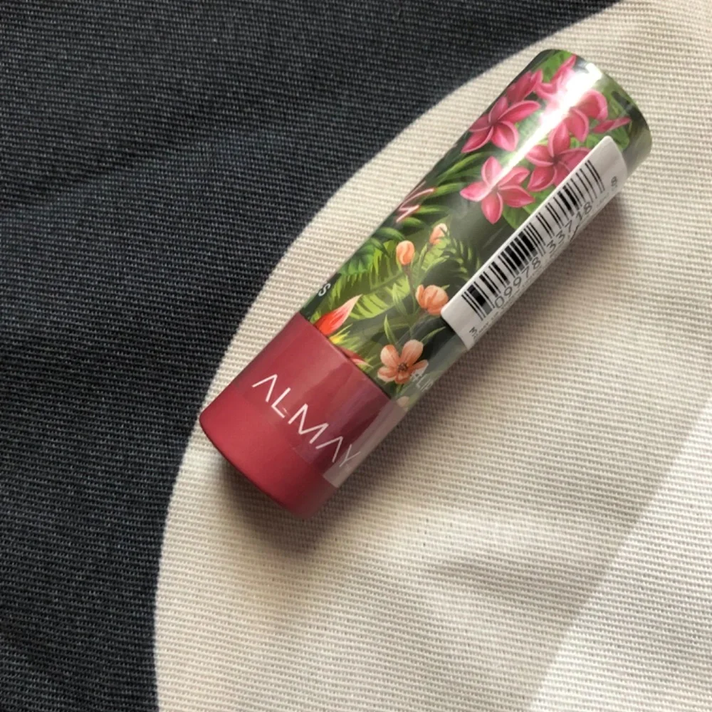 Almay lipstick - Picture 4 of 4